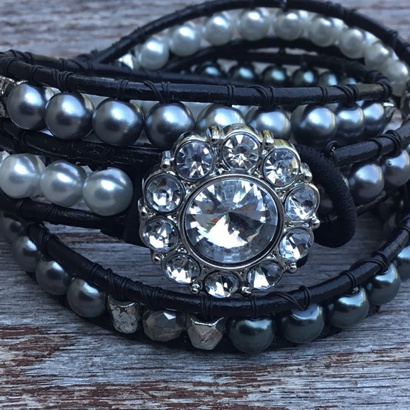 🥂 Shades of gray pearl wrap bracelet - Picture 2 of 5